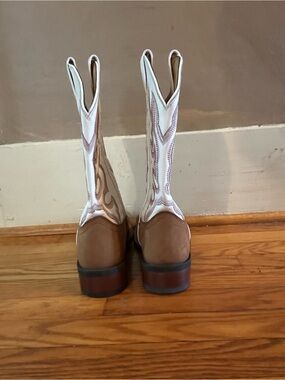Laredo Tan and White Women's Western Heeled Boots